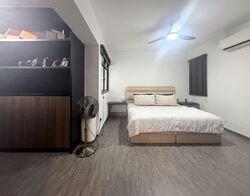 Blk 202A Compassvale South Gate (Sengkang), HDB Executive #566305301